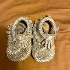 Freshly Picked from Nordstrom chrome silver size one moccasins.